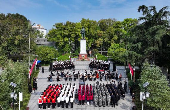 新华社独家直播我校“清明祭英雄•音乐融思政”现场思政课